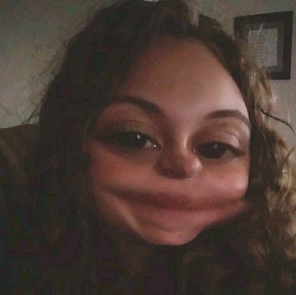 Meet your Posher, Elise - Picture 1 of 1